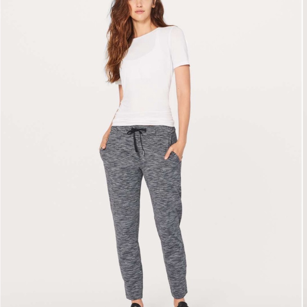 Lululemon On the Fly - Wee Are Space
